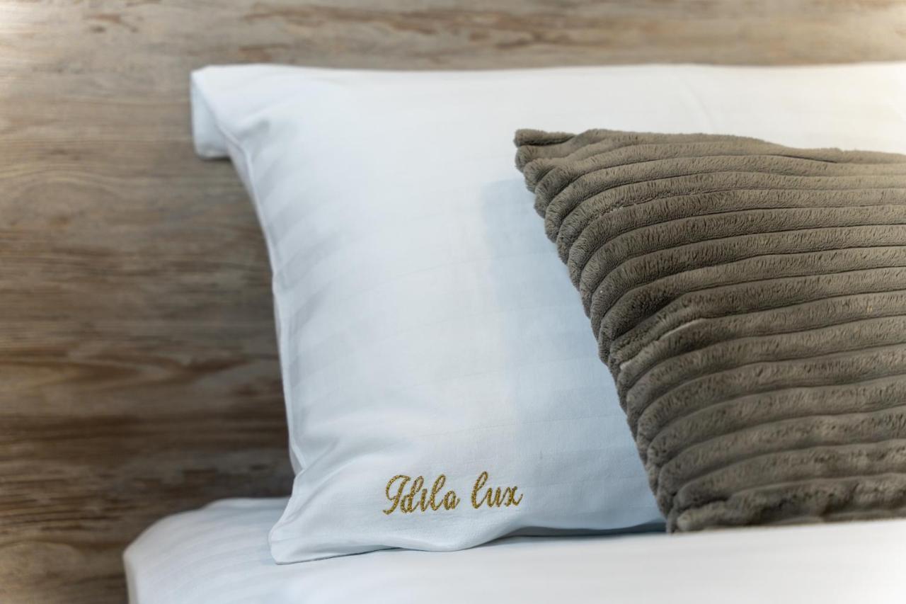 Idila Lux *
